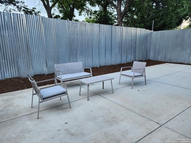 511 E Woodlawn Avenue, San Antonio, TX 78212