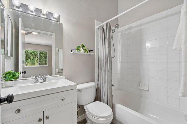30005 GRANDA HILLS COURT, Wesley Chapel, FL 33543