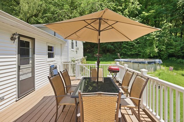 19 Taurat Place, Mahopac, NY 10541
