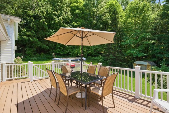 19 Taurat Place, Mahopac, NY 10541