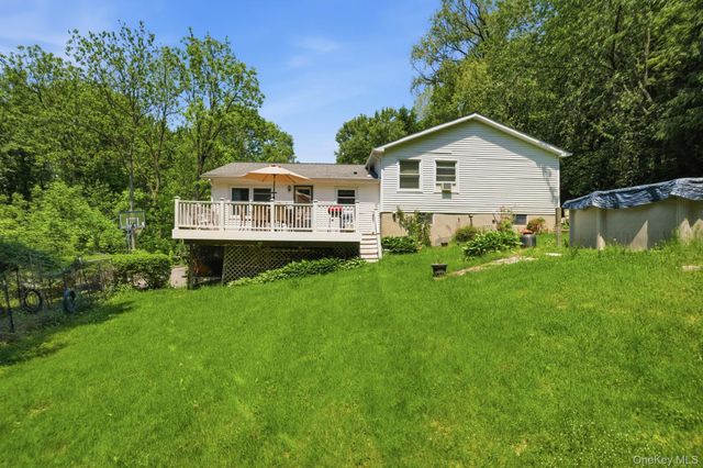 19 Taurat Place, Mahopac, NY 10541