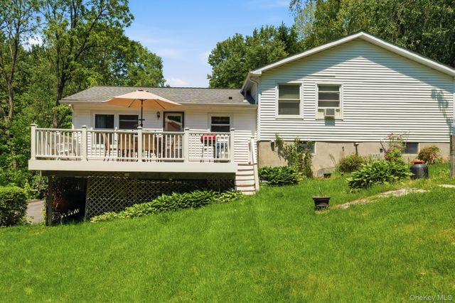 19 Taurat Place, Mahopac, NY 10541