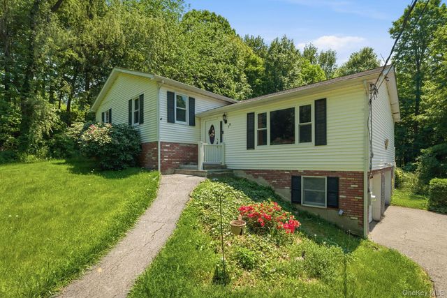 19 Taurat Place, Mahopac, NY 10541