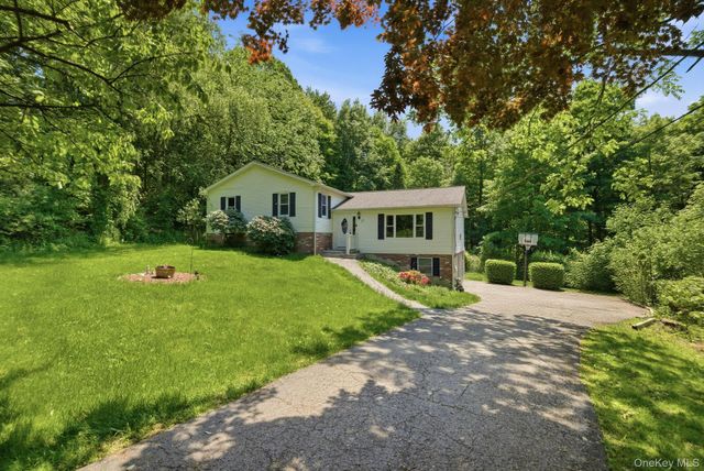 19 Taurat Place, Mahopac, NY 10541