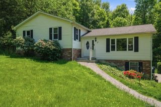 19 Taurat Place, Mahopac, NY 10541