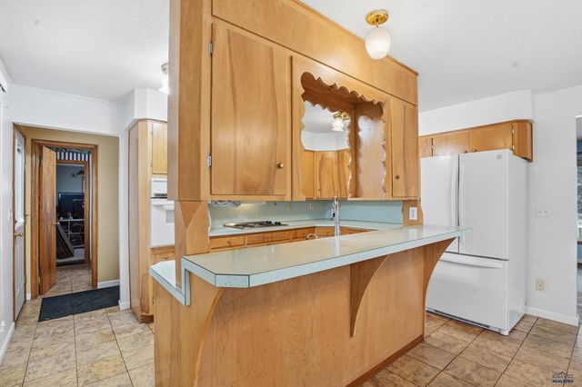 1929 EVERGREEN DR, Rapid City, SD 57702