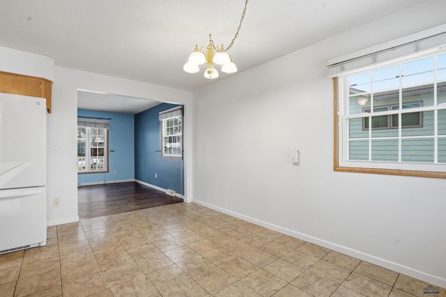 1929 EVERGREEN DR, Rapid City, SD 57702