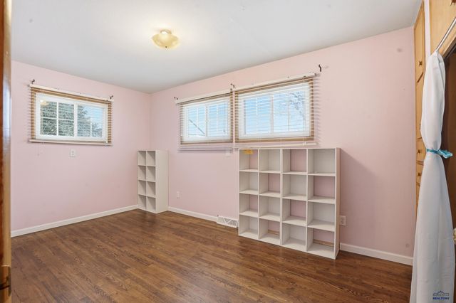 1929 EVERGREEN DR, Rapid City, SD 57702