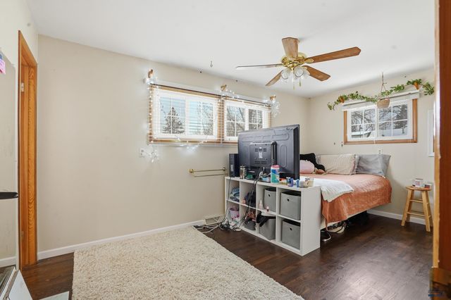 1929 EVERGREEN DR, Rapid City, SD 57702