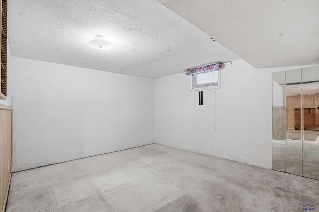 1929 EVERGREEN DR, Rapid City, SD 57702