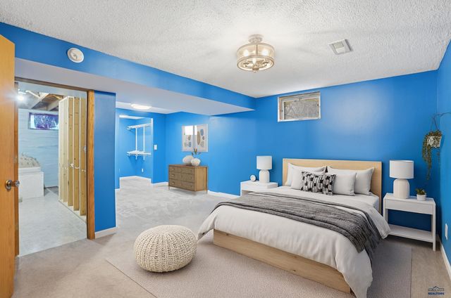 1929 EVERGREEN DR, Rapid City, SD 57702