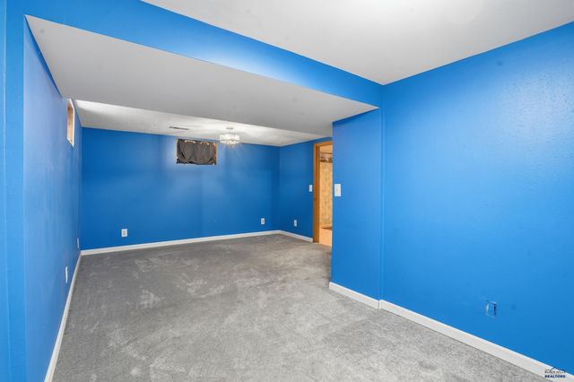 1929 EVERGREEN DR, Rapid City, SD 57702