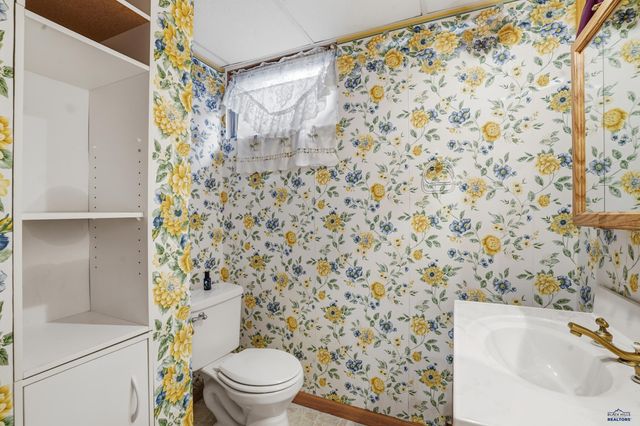 1929 EVERGREEN DR, Rapid City, SD 57702