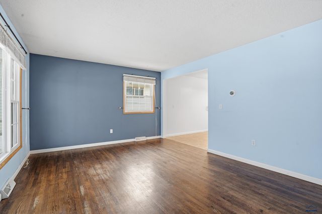 1929 EVERGREEN DR, Rapid City, SD 57702