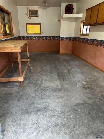 1929 EVERGREEN DR, Rapid City, SD 57702