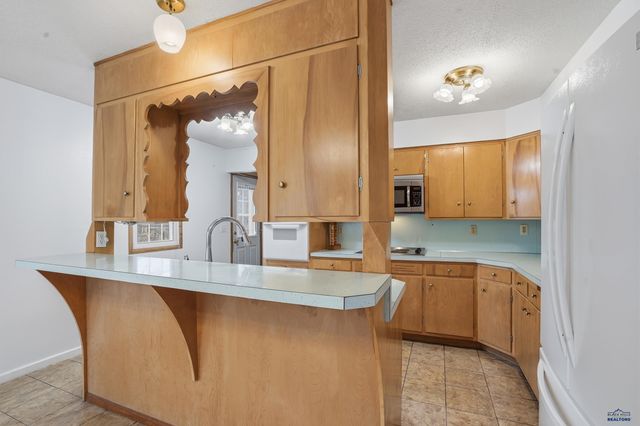 1929 EVERGREEN DR, Rapid City, SD 57702