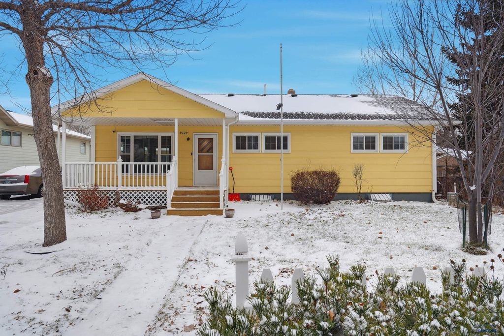 1929 EVERGREEN DR, Rapid City, SD 57702