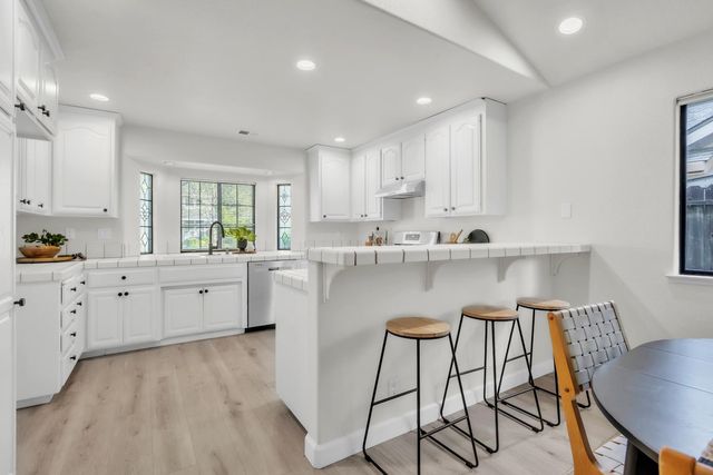 2640 Albany Ave, Davis, CA 95618