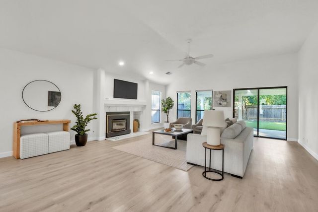 2640 Albany Ave, Davis, CA 95618