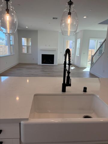 5016 Envy St, Roseville, CA 95747