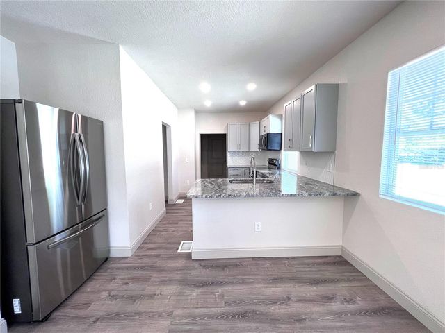 1240 15TH STREET N, St Petersburg, FL 33705