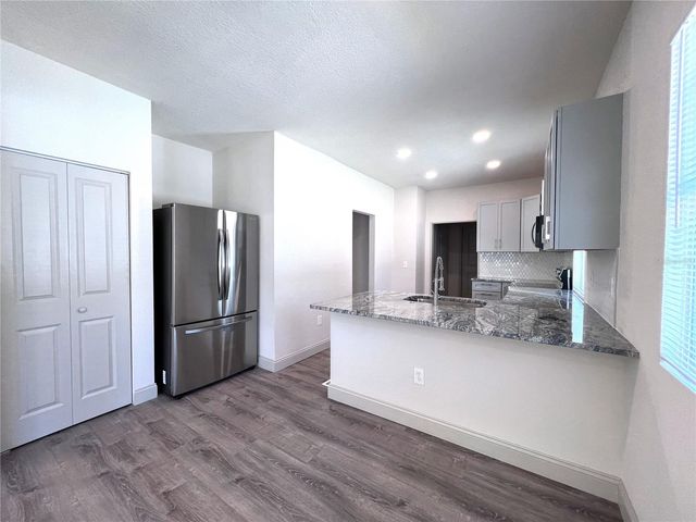1240 15TH STREET N, St Petersburg, FL 33705