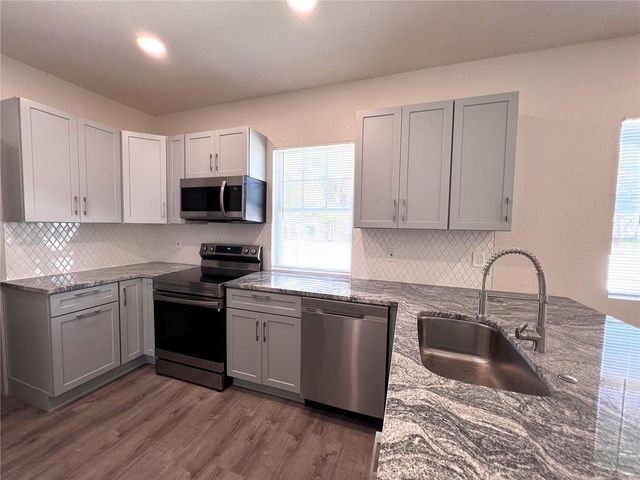 1240 15TH STREET N, St Petersburg, FL 33705