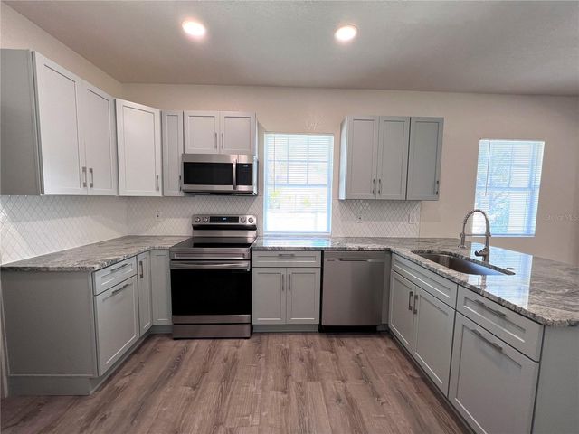 1240 15TH STREET N, St Petersburg, FL 33705