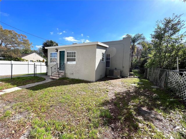 1240 15TH STREET N, St Petersburg, FL 33705