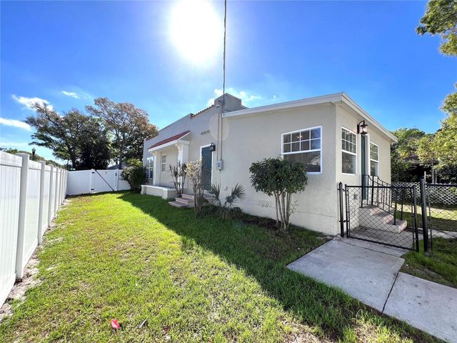 1240 15TH STREET N, St Petersburg, FL 33705