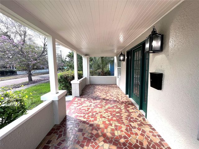 1240 15TH STREET N, St Petersburg, FL 33705
