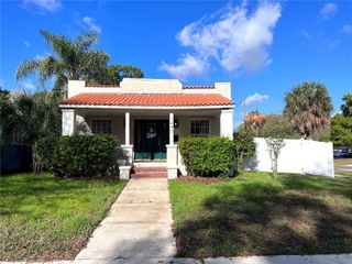 1240 15TH STREET N, St Petersburg, FL 33705