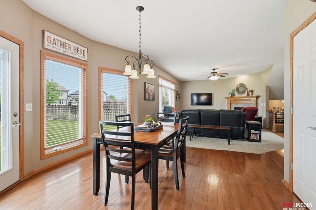9624 Saint Clement Circle, Lincoln, NE 68526