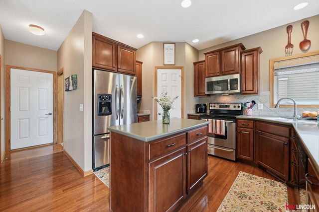9624 Saint Clement Circle, Lincoln, NE 68526