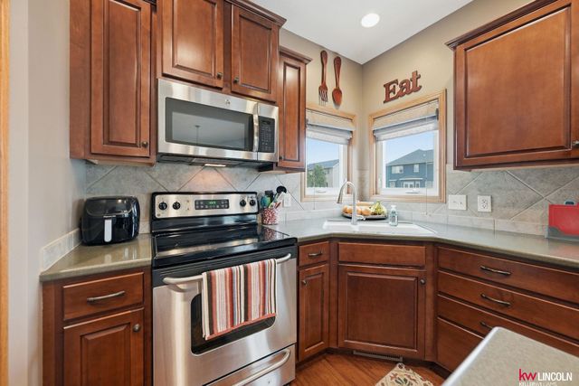 9624 Saint Clement Circle, Lincoln, NE 68526