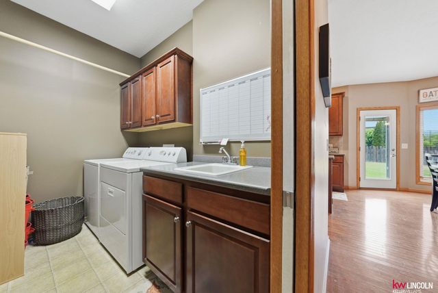 9624 Saint Clement Circle, Lincoln, NE 68526