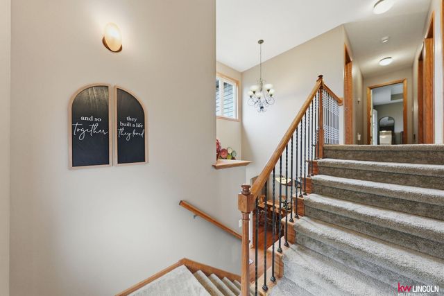 9624 Saint Clement Circle, Lincoln, NE 68526