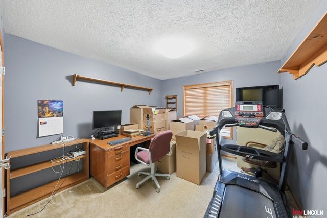 9624 Saint Clement Circle, Lincoln, NE 68526
