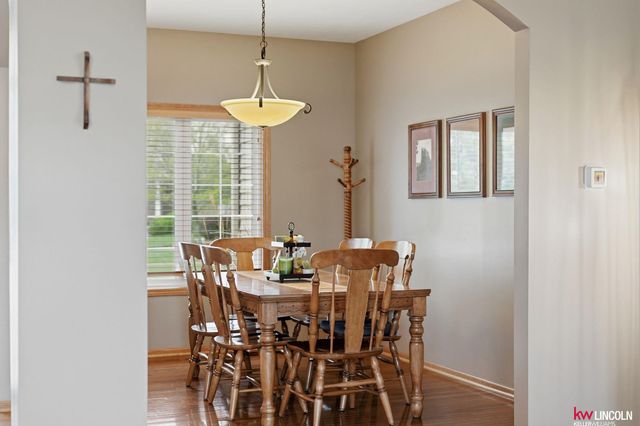 9624 Saint Clement Circle, Lincoln, NE 68526