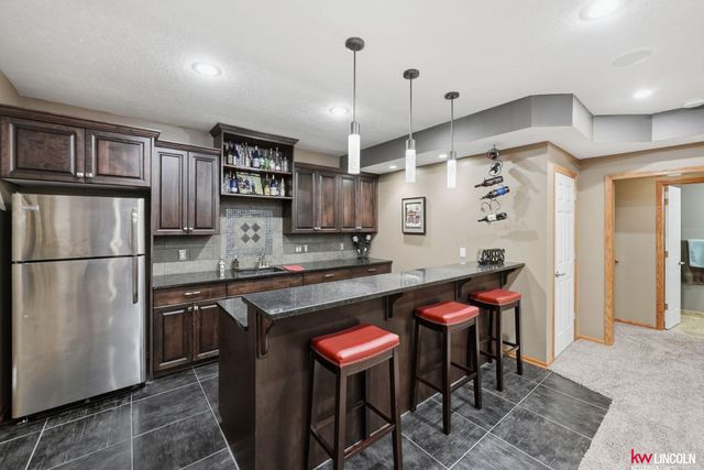 9624 Saint Clement Circle, Lincoln, NE 68526