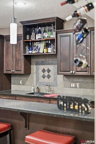 9624 Saint Clement Circle, Lincoln, NE 68526