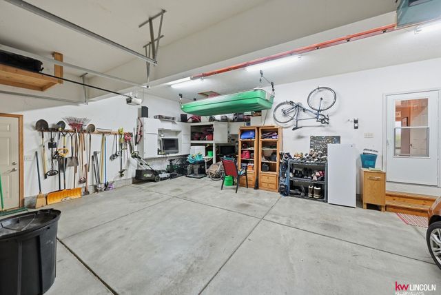 9624 Saint Clement Circle, Lincoln, NE 68526