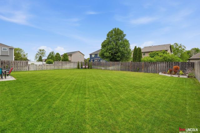 9624 Saint Clement Circle, Lincoln, NE 68526