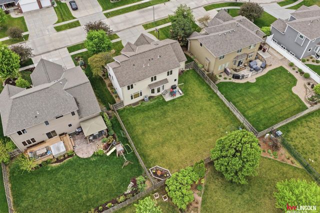 9624 Saint Clement Circle, Lincoln, NE 68526