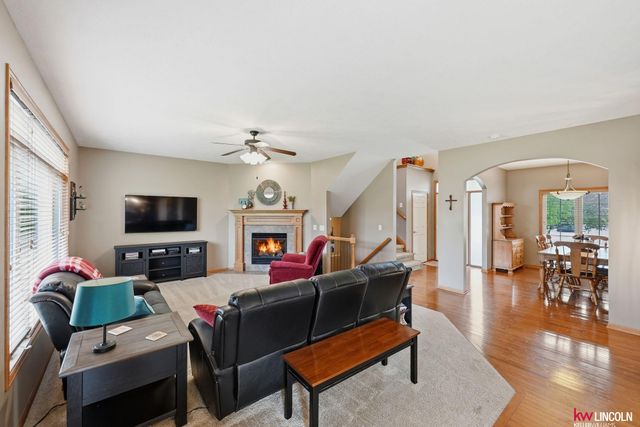 9624 Saint Clement Circle, Lincoln, NE 68526
