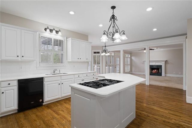 1700 Canterbury Pointe SE, Conyers, GA 30013