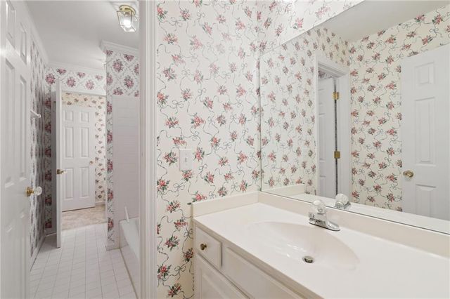 1700 Canterbury Pointe SE, Conyers, GA 30013