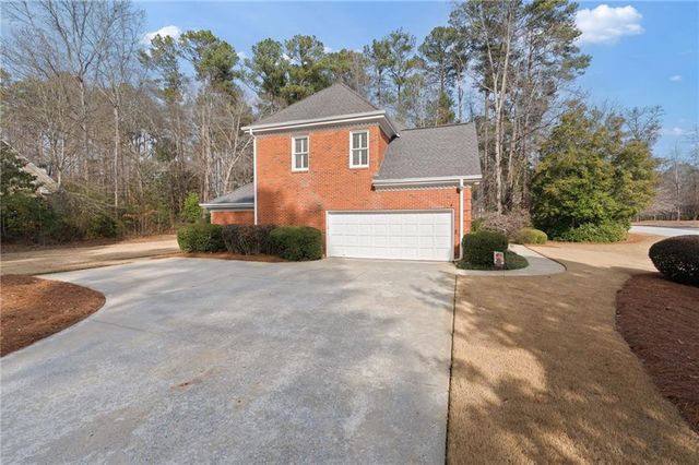 1700 Canterbury Pointe SE, Conyers, GA 30013