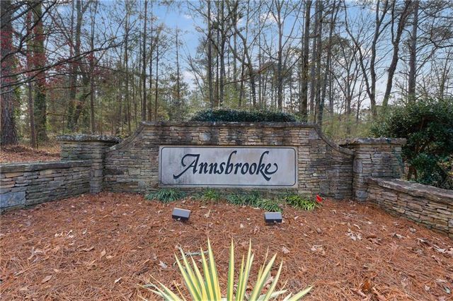 1700 Canterbury Pointe SE, Conyers, GA 30013