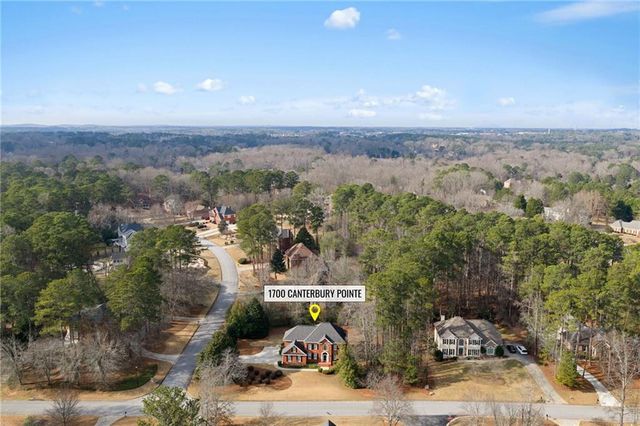 1700 Canterbury Pointe SE, Conyers, GA 30013